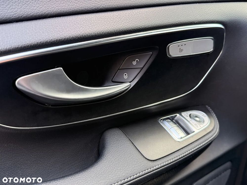 Mercedes-Benz Klasa V 300 d extralang 4Matic 9G-TRONIC Avantgarde - 19