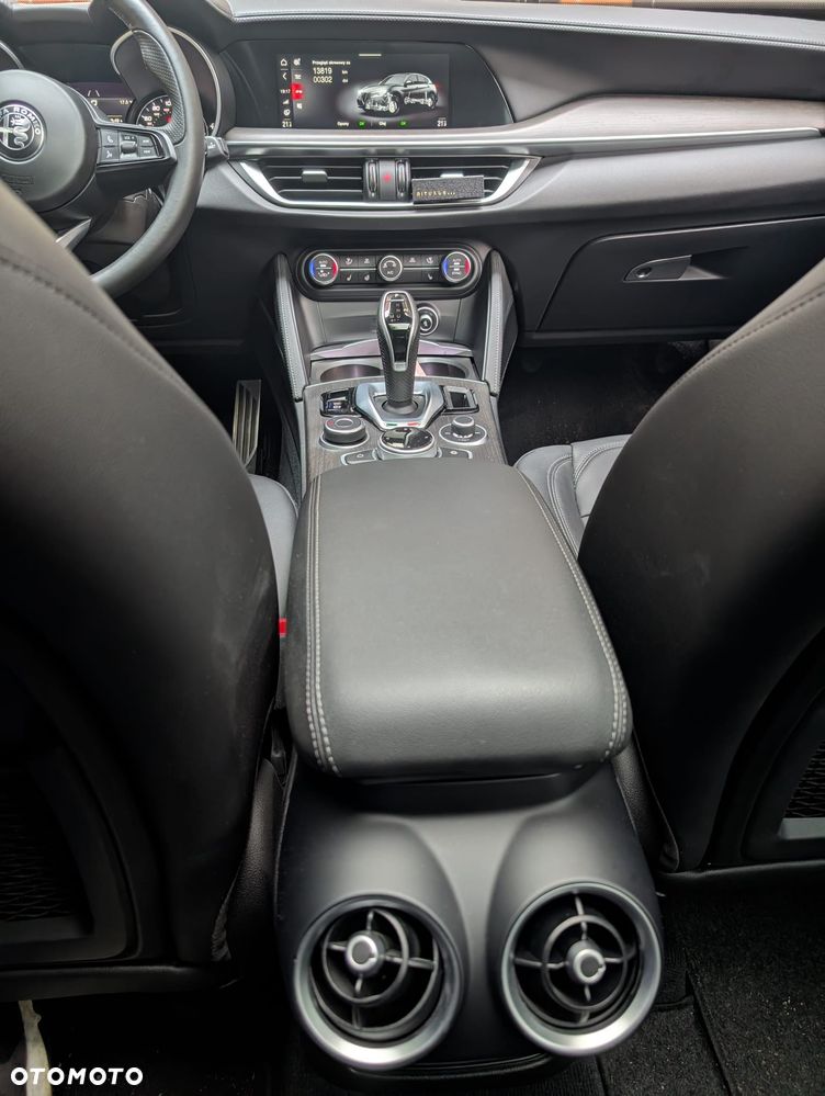 Alfa Romeo Stelvio 2.0 Turbo TI Q4 - 23