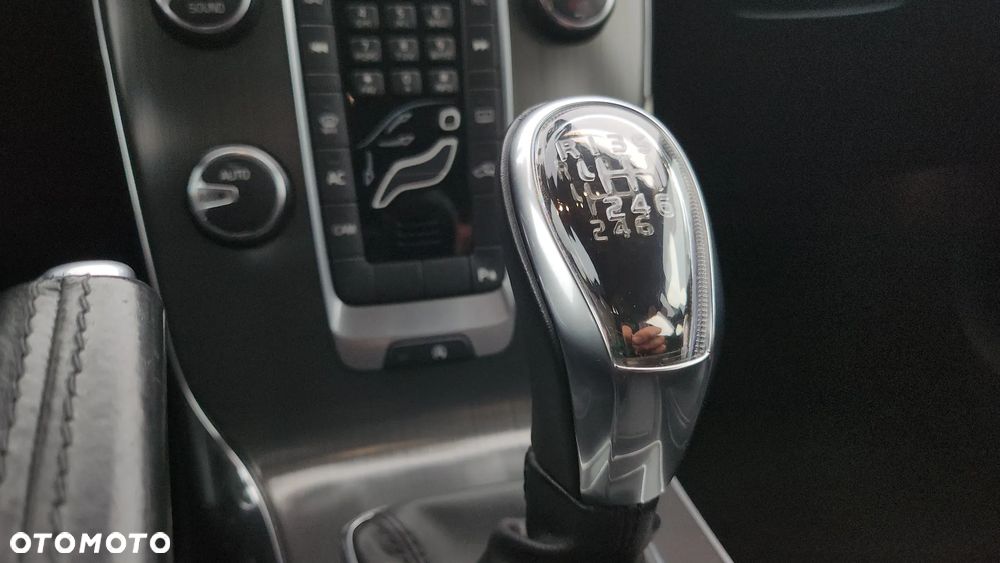 Volvo V40 D2 Kinetic - 5