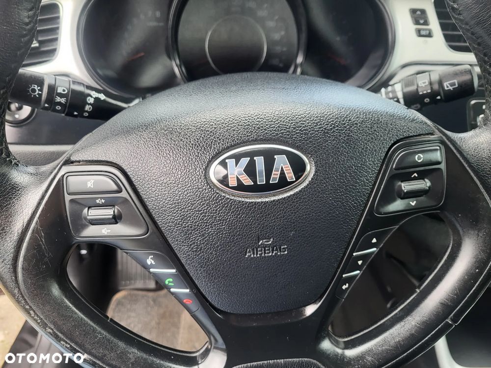 Kia Ceed 1.4 CVVT Dream-Team Edition - 14