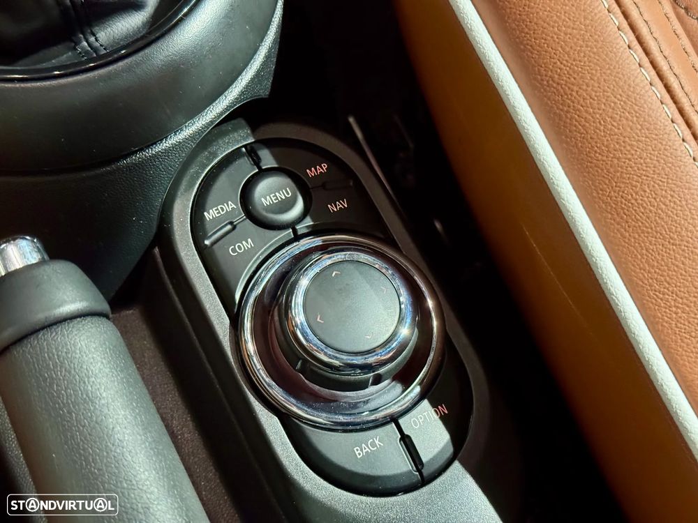 MINI 5 Portas Cooper Premium Yours Auto - 36