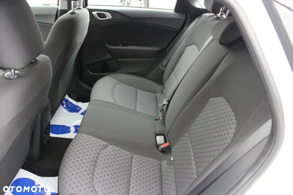 Kia Ceed - 14