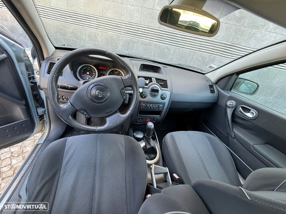 Renault Mégane Break 1.9 dTi Authentic - 3