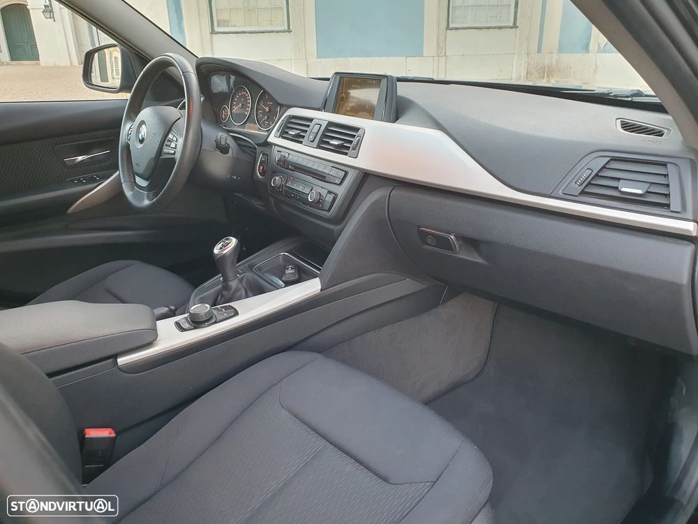 BMW 320 d EfficientDynamics Line Sport - 45