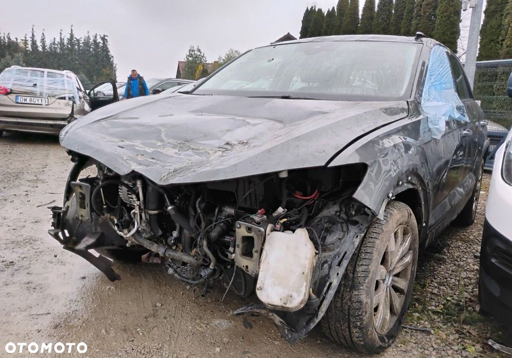 Volkswagen T-Roc - 3