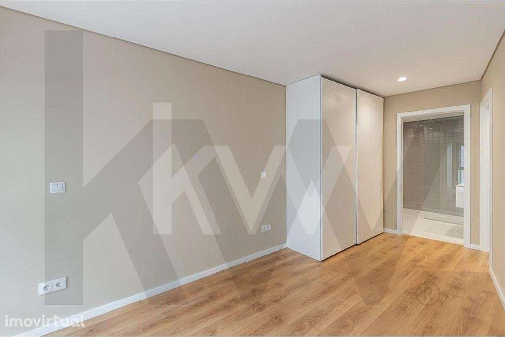 Apartamento T2 Com Garagem - Rua Oliveira Monteiro, Porto - Grande imagem: 3/37