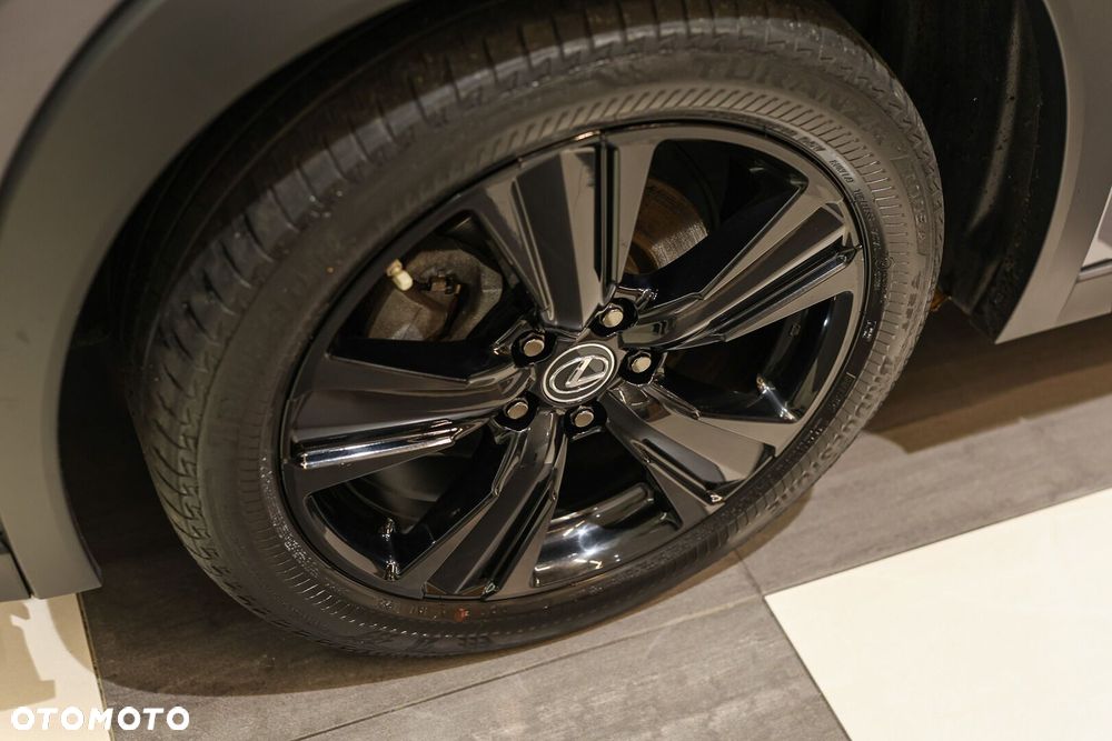 Lexus UX - 32