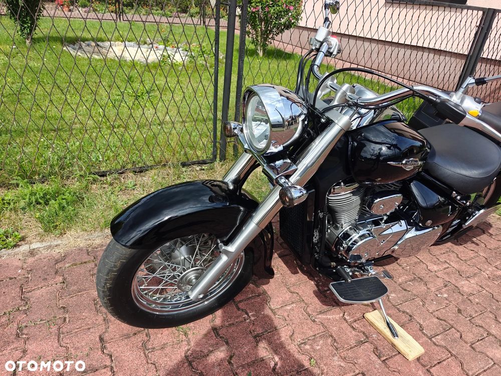 Suzuki Intruder - 11