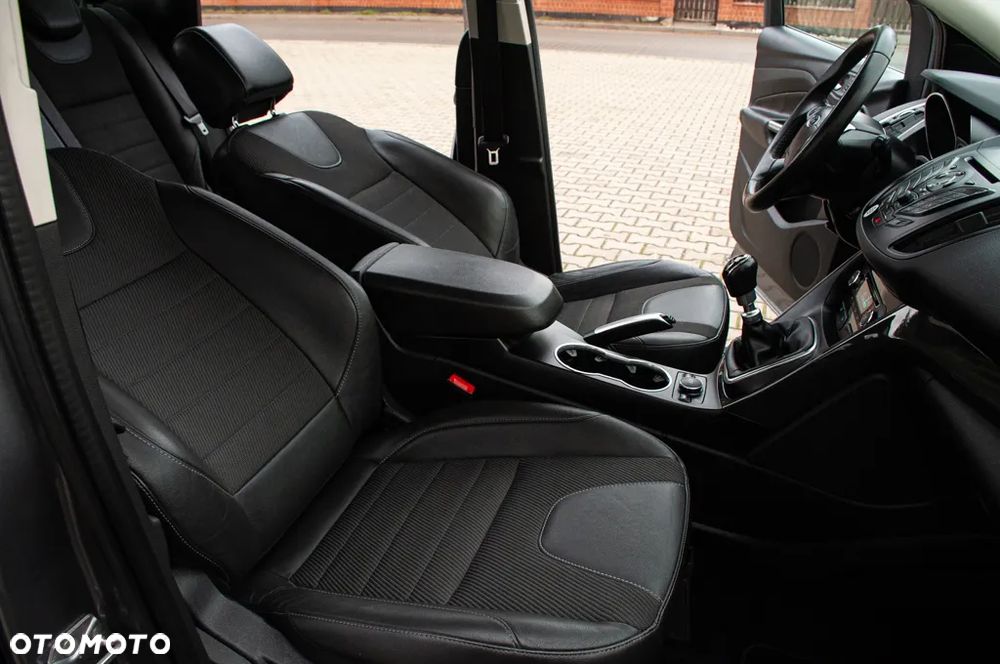 Ford Kuga 2.0 TDCi Individual - 24
