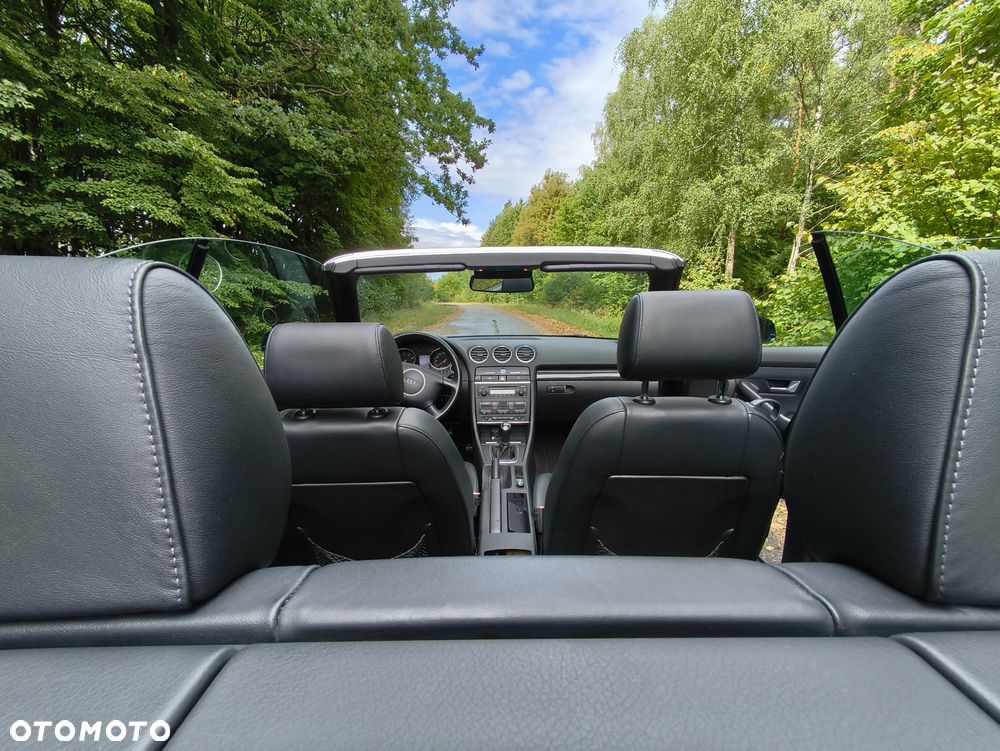 Audi A4 Cabrio 2.4 - 7