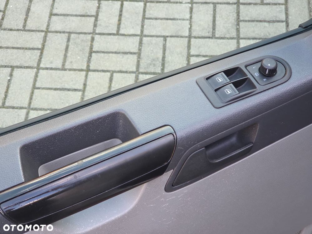 Volkswagen Transporter T5 - 23