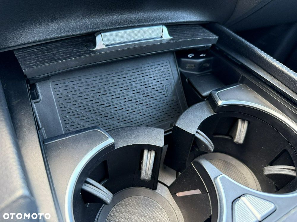Mercedes-Benz GLE - 38