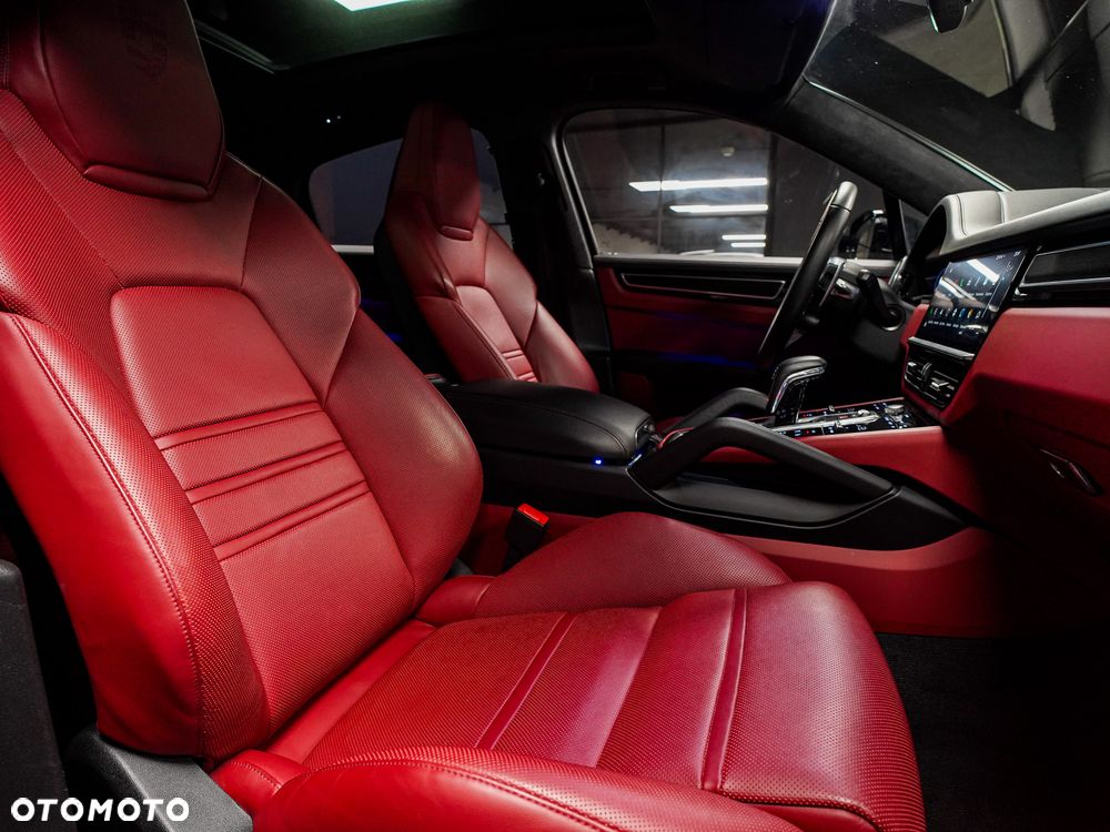 Porsche Cayenne - 28