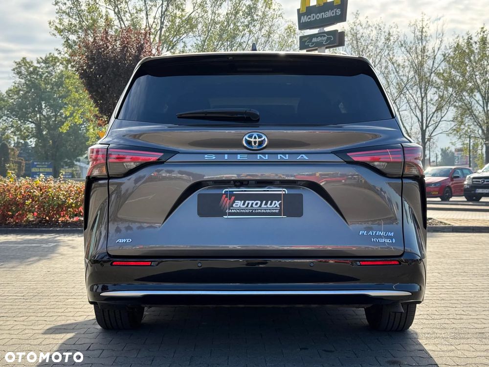 Toyota Sienna - 18