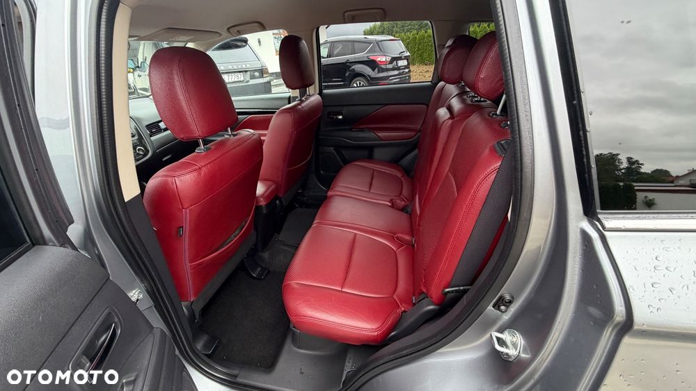 Mitsubishi Outlander 2.2 DI-D 4WD Plus - 22