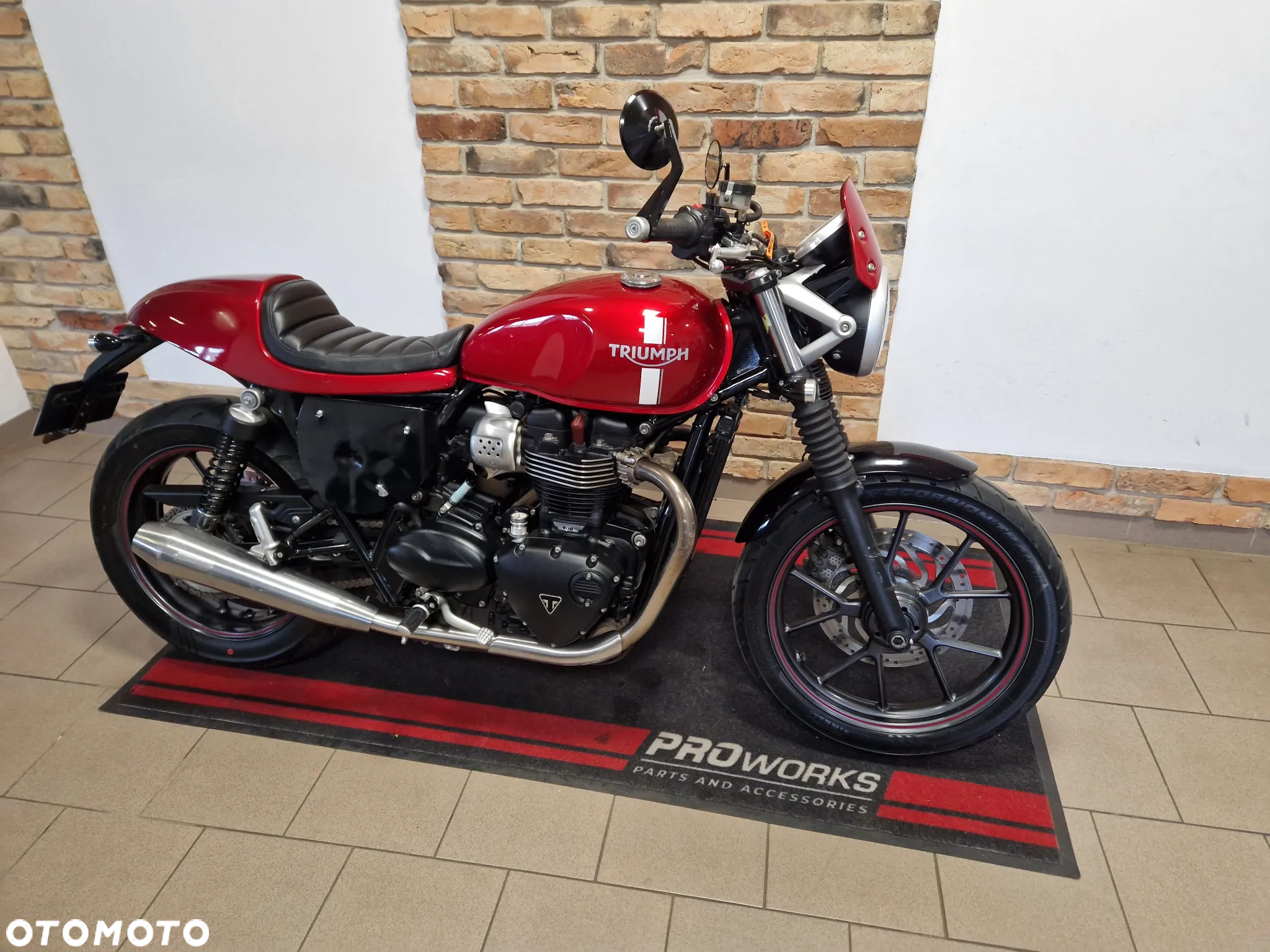 Triumph Street Twin - 2