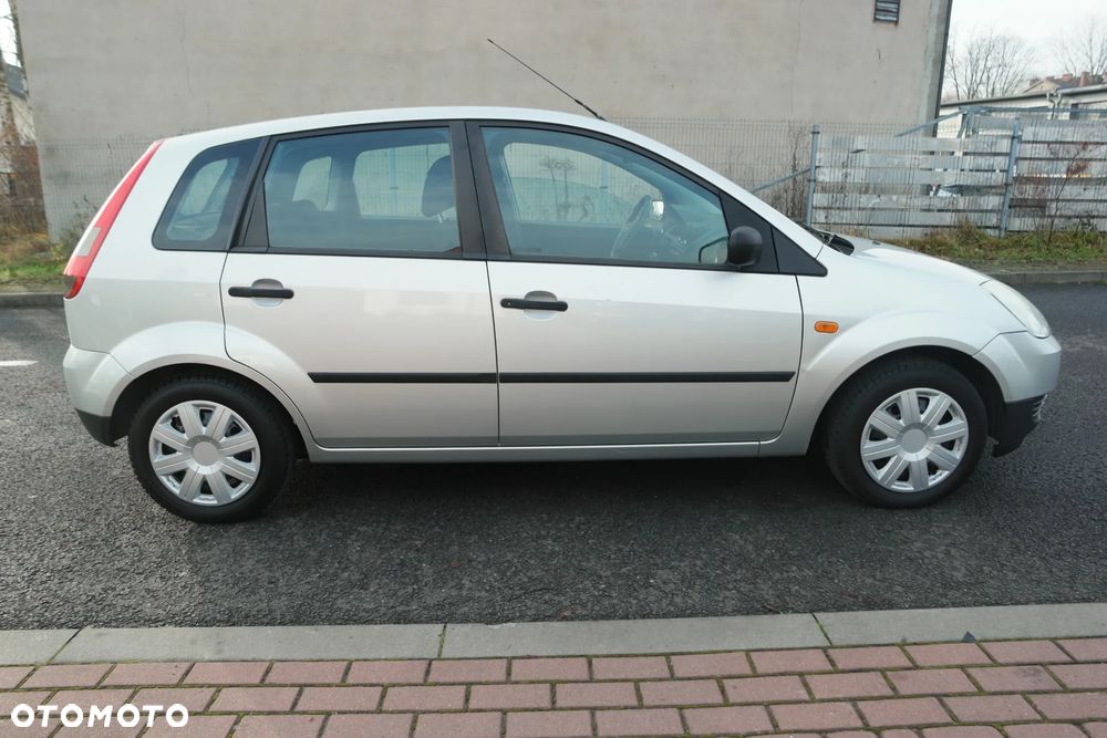 Ford Fiesta 1.4 Ambiente - 11