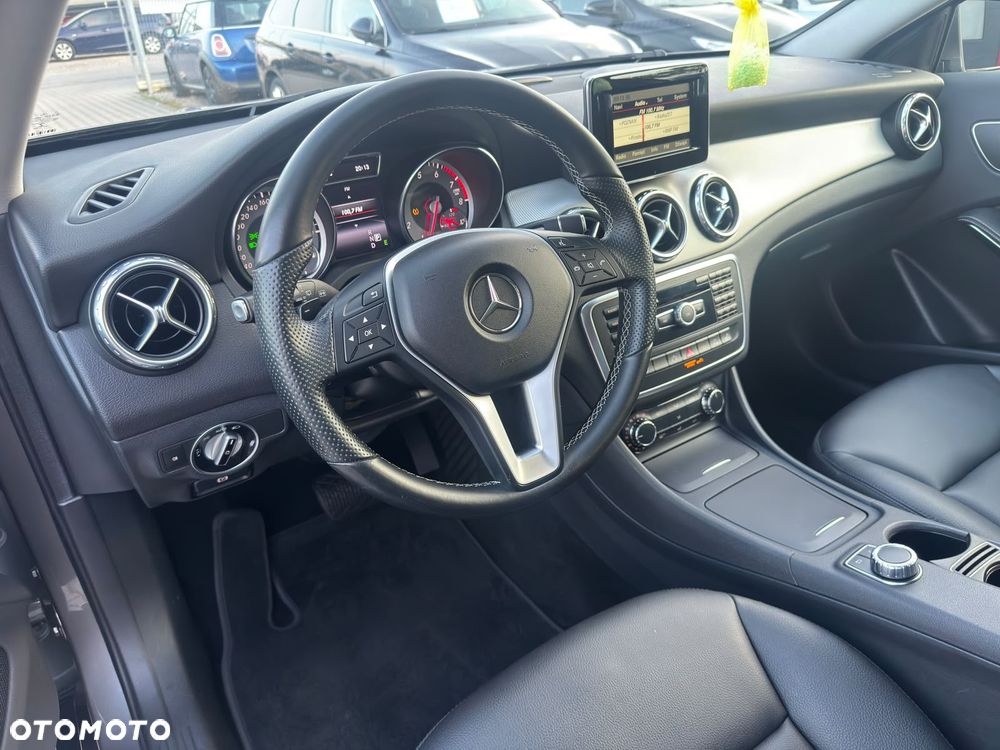 Mercedes-Benz GLA - 40