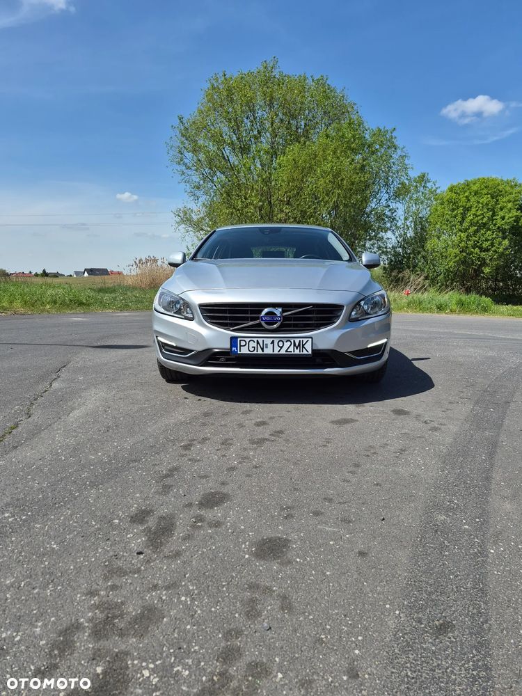 Volvo V60 D2 Drive-E Dynamic Edition (Kinetic) - 2