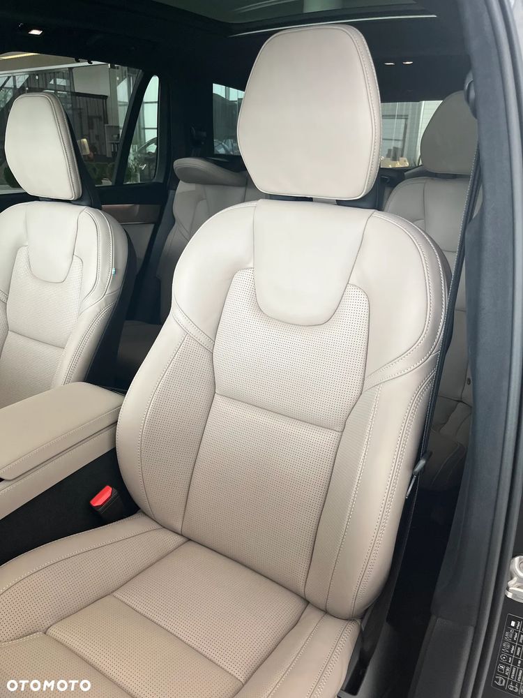 Volvo XC 90 T8 AWD Plug-In Hybrid Ultra Dark 7os - 10