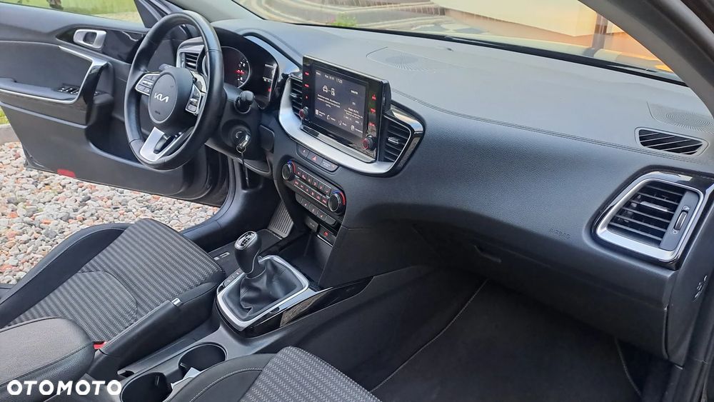 Kia Ceed - 9