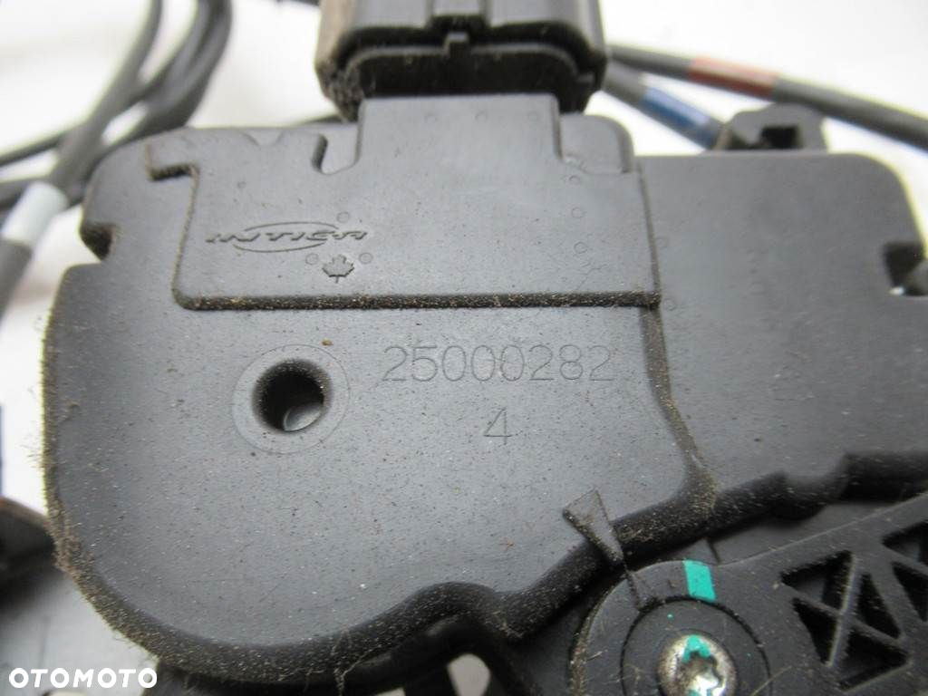 ZAMEK TYŁ PRAWY - 330.00 PLN - CHRYSLER VOYAGER IV (RG, RS) 1999 - 2008 3.8 160 kW [218 KM] benzyna - 7