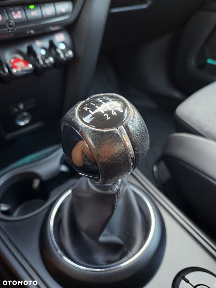 MINI Countryman Cooper Essential Trim - 10