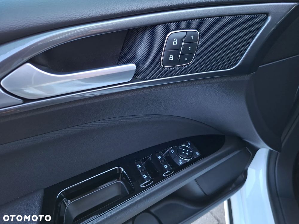 Ford Mondeo 2.0 Hybrid Titanium - 21