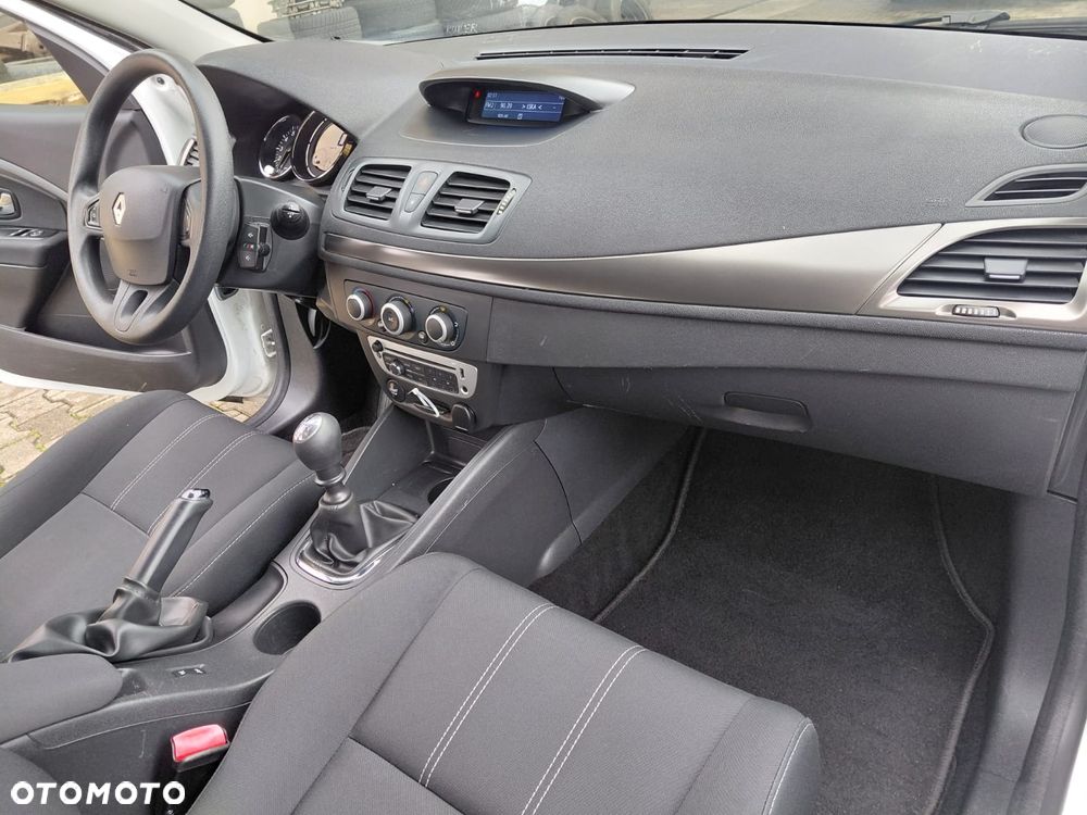 Renault Megane 1.6 16V 110 LIMITED - 8