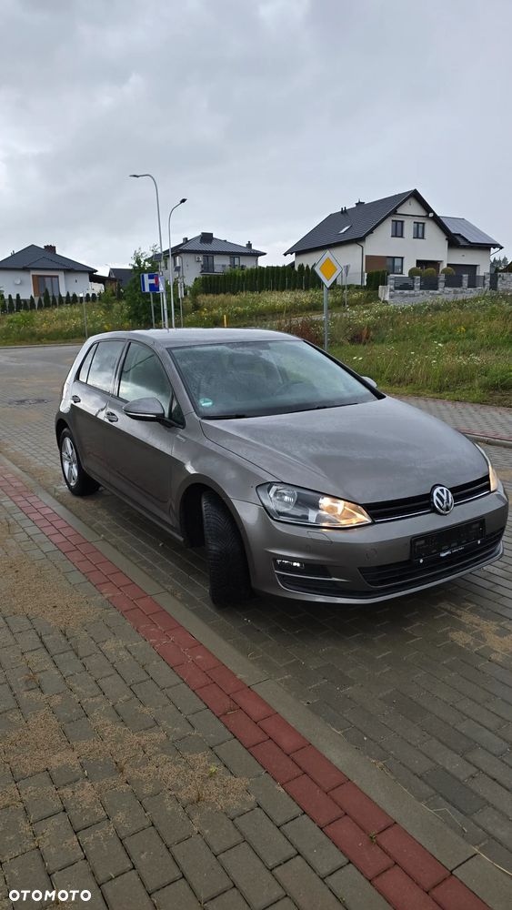 Volkswagen Golf 1.2 TSI BlueMotion Technology Comfortline - 2
