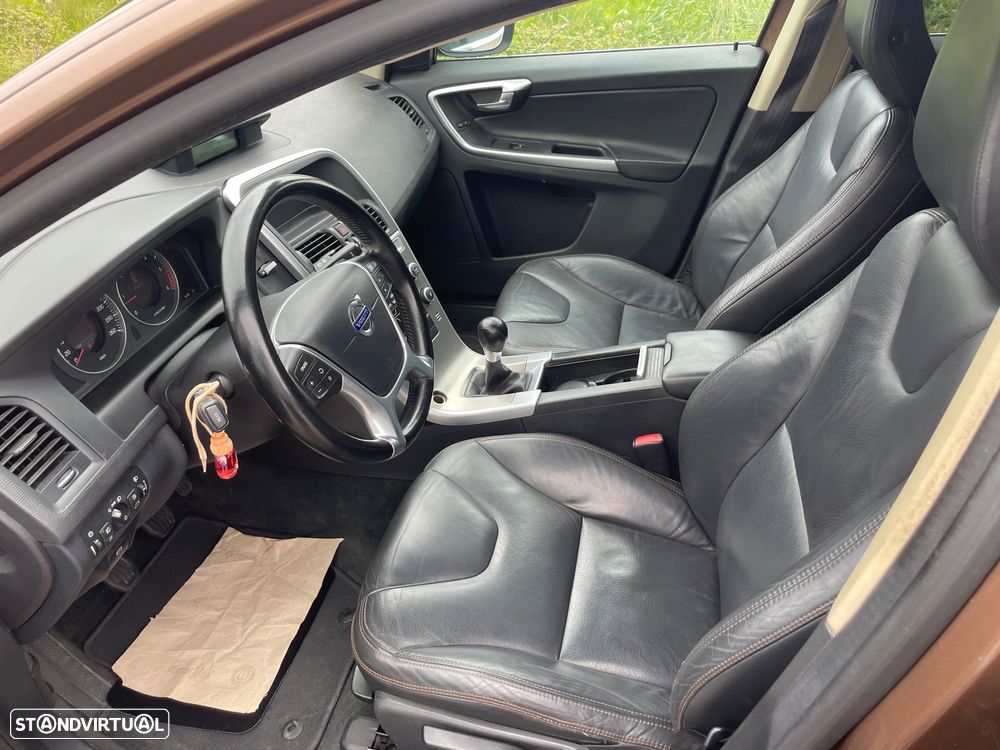Volvo XC 60 2.4 D Drive - 8