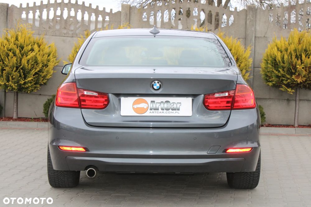 BMW Seria 3 320d DPF Edition Fleet Sport - 16