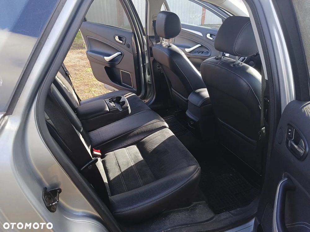 Ford Mondeo - 4