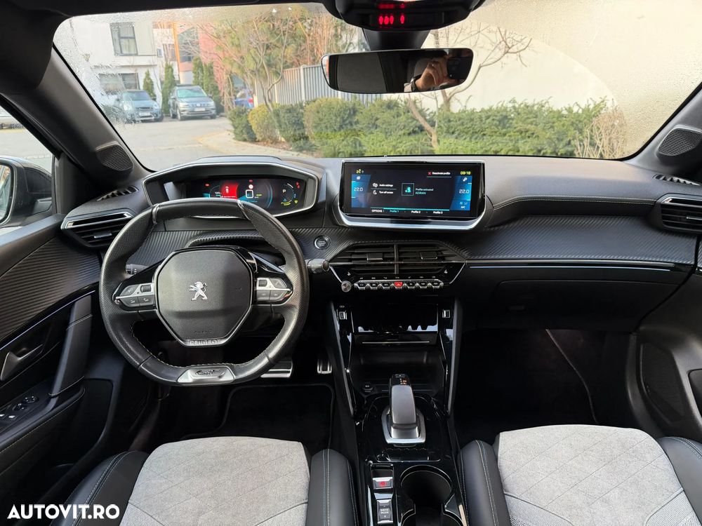 Peugeot 208 e-208 GT - 6