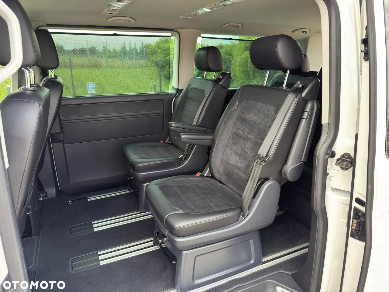 Volkswagen Multivan - 10