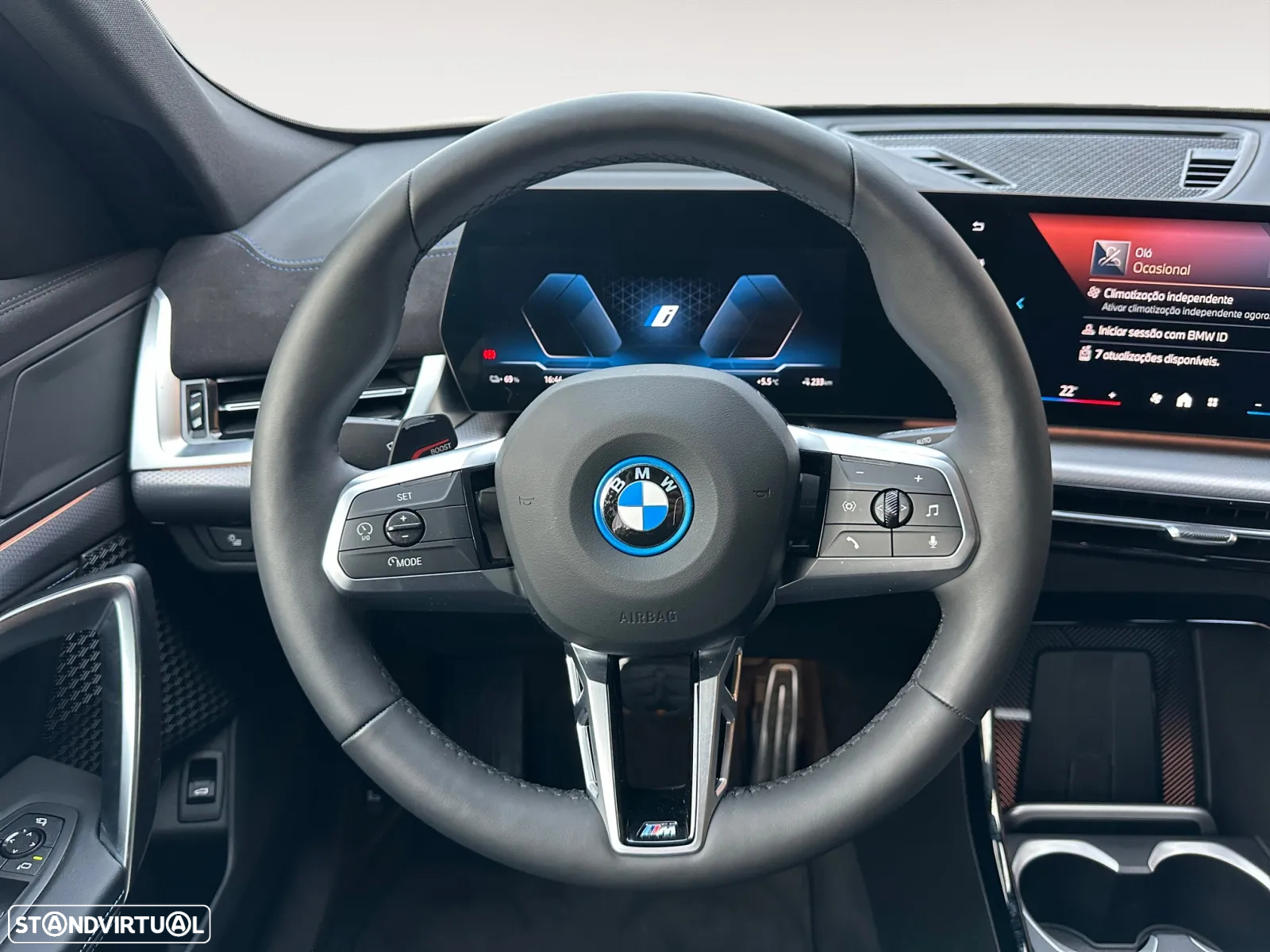 BMW iX2 eDrive20 Pack Desportivo M - 13