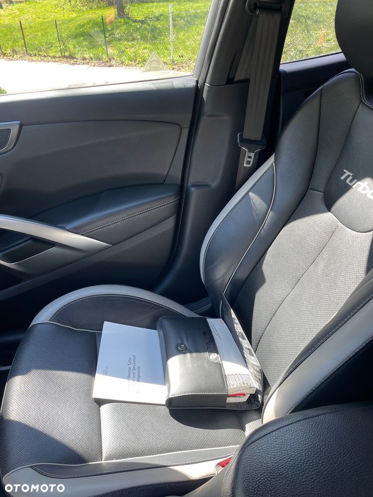 Hyundai Veloster 1.6 Turbo Style - 16