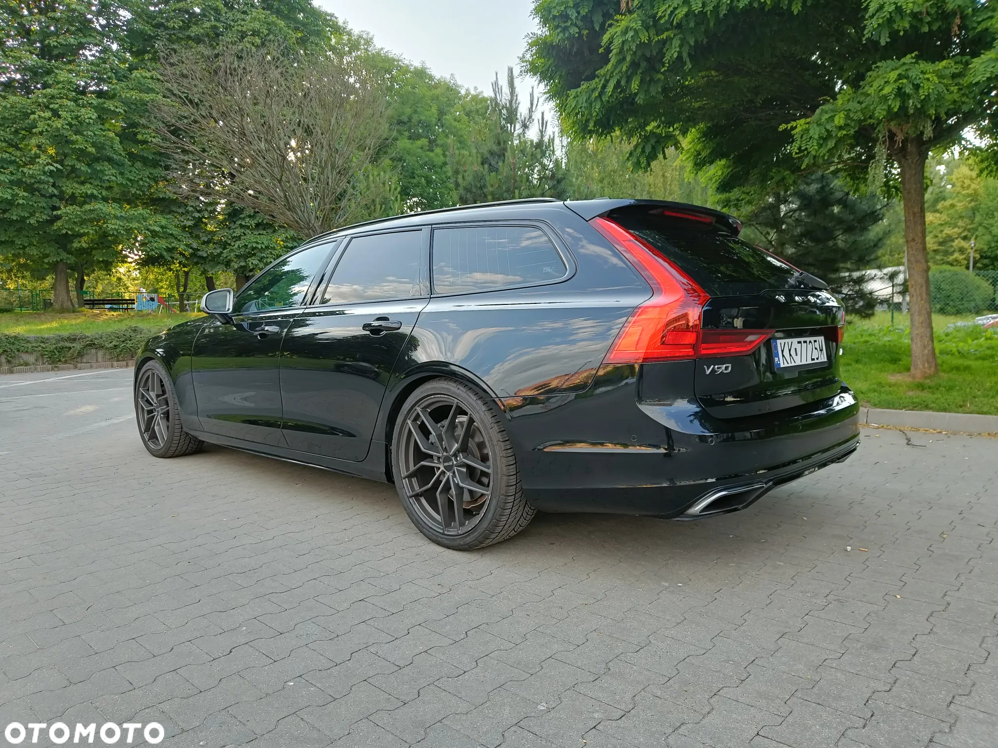 Volvo V90 T5 R-Design - 4