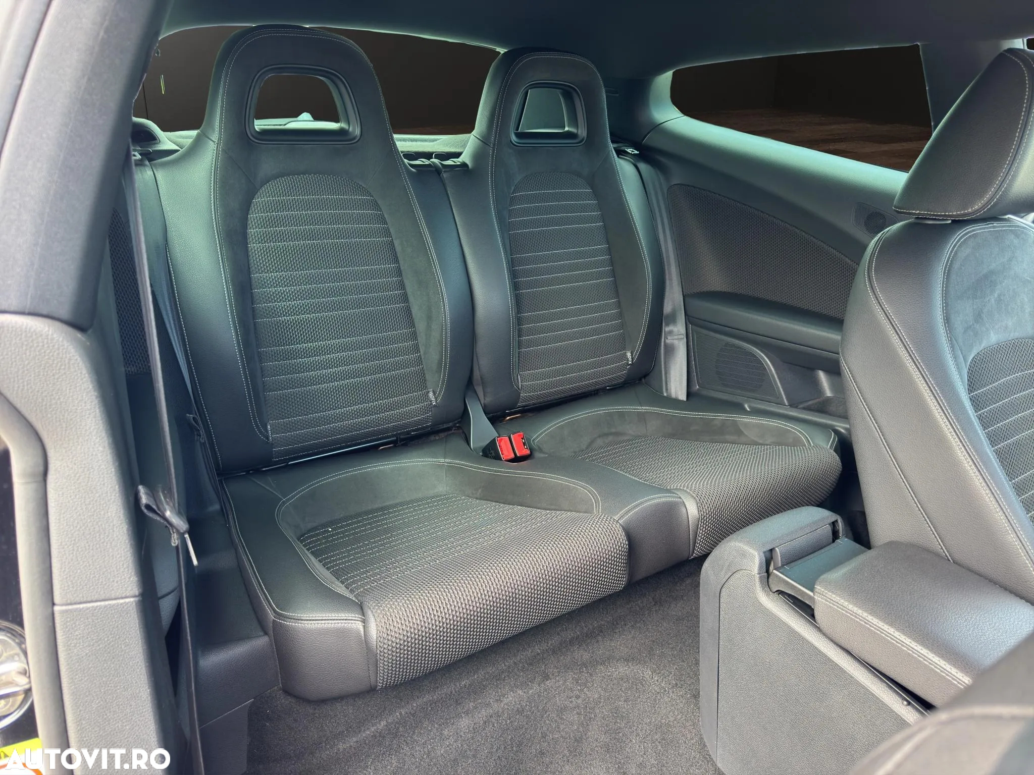 Volkswagen Scirocco 2.0 TDI DPF DSG - 12
