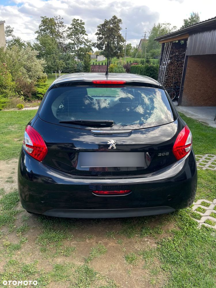 Peugeot 208 2013 photo 2