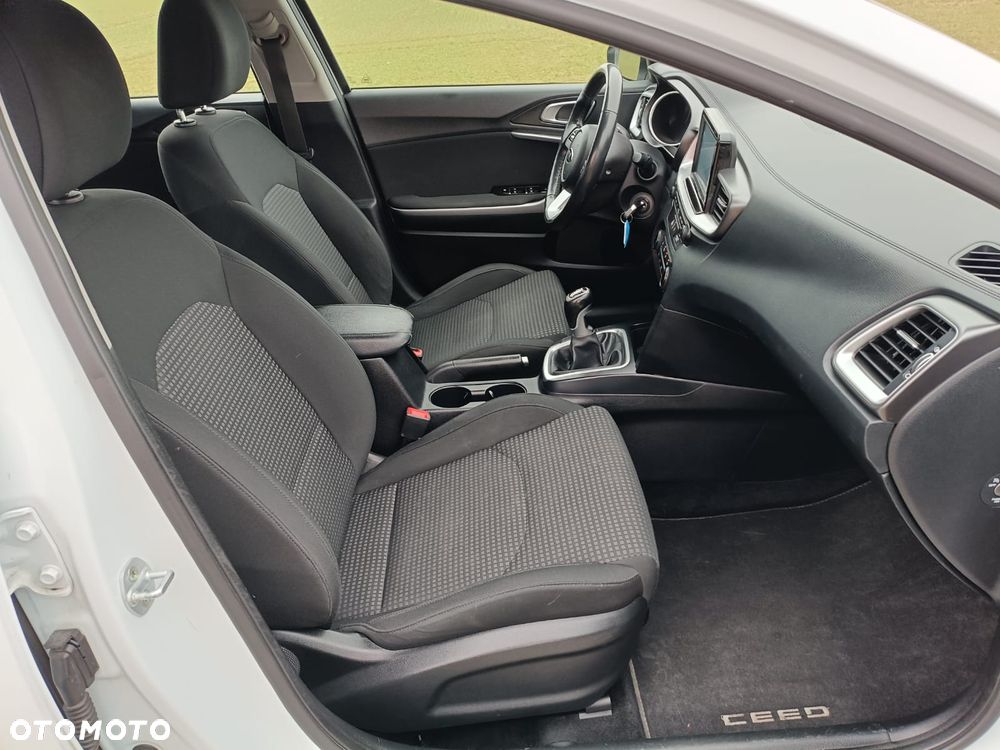 Kia Ceed 1.6 CRDi SCR L - 18