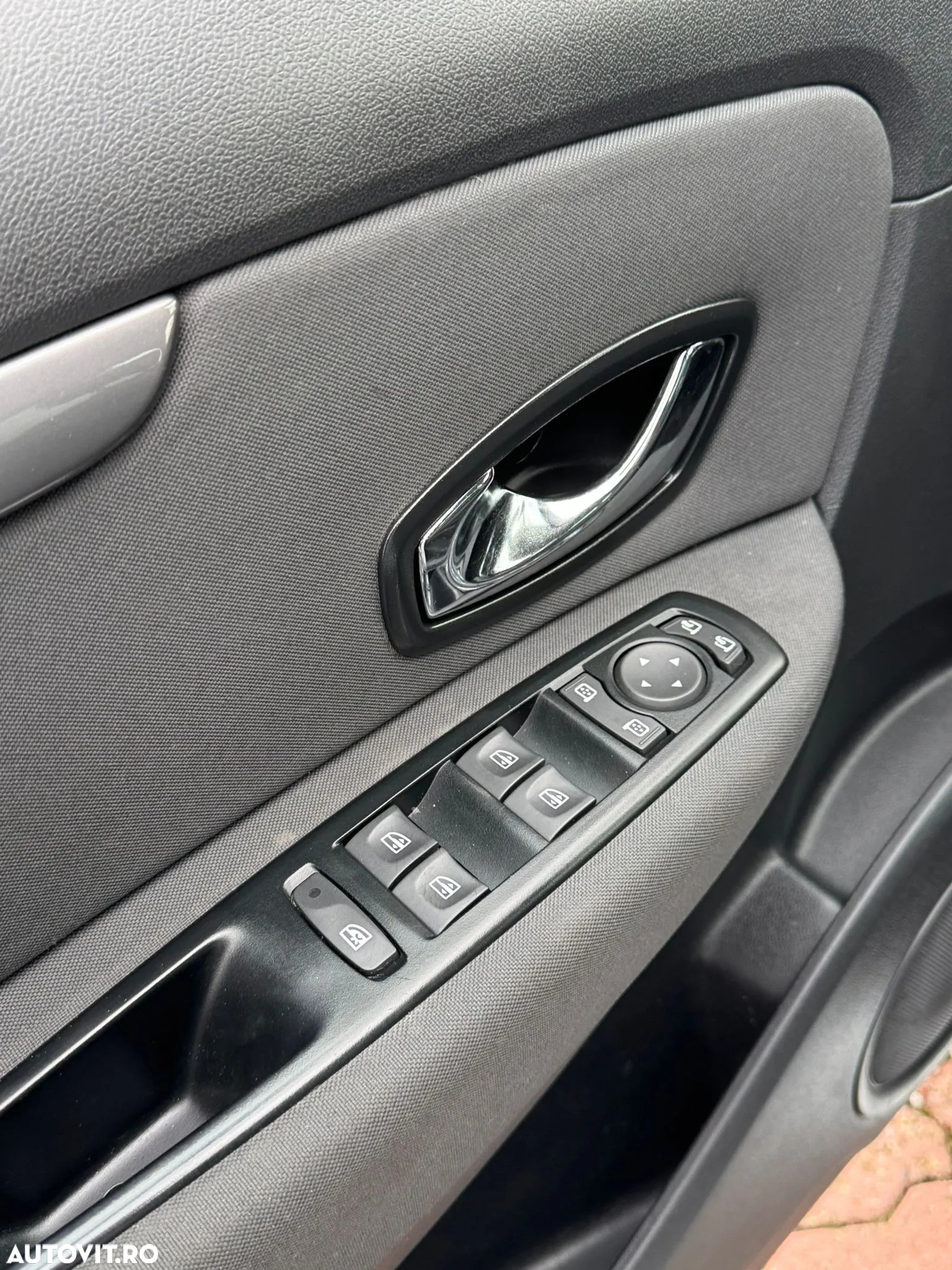 Renault Scenic ENERGY TCe 115 Bose Edition - 9