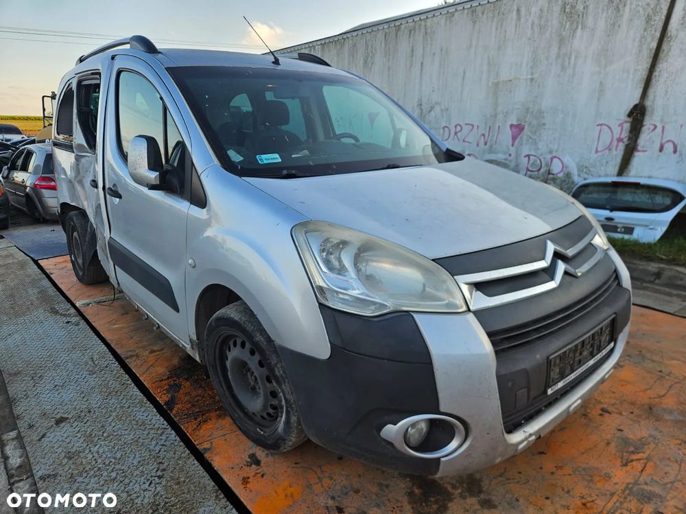 Citroen BERLINGO II 2010- Silnik 1.6 16V (5FS) 120KM (88kW) EZRC na części klapa lampy hak - 2