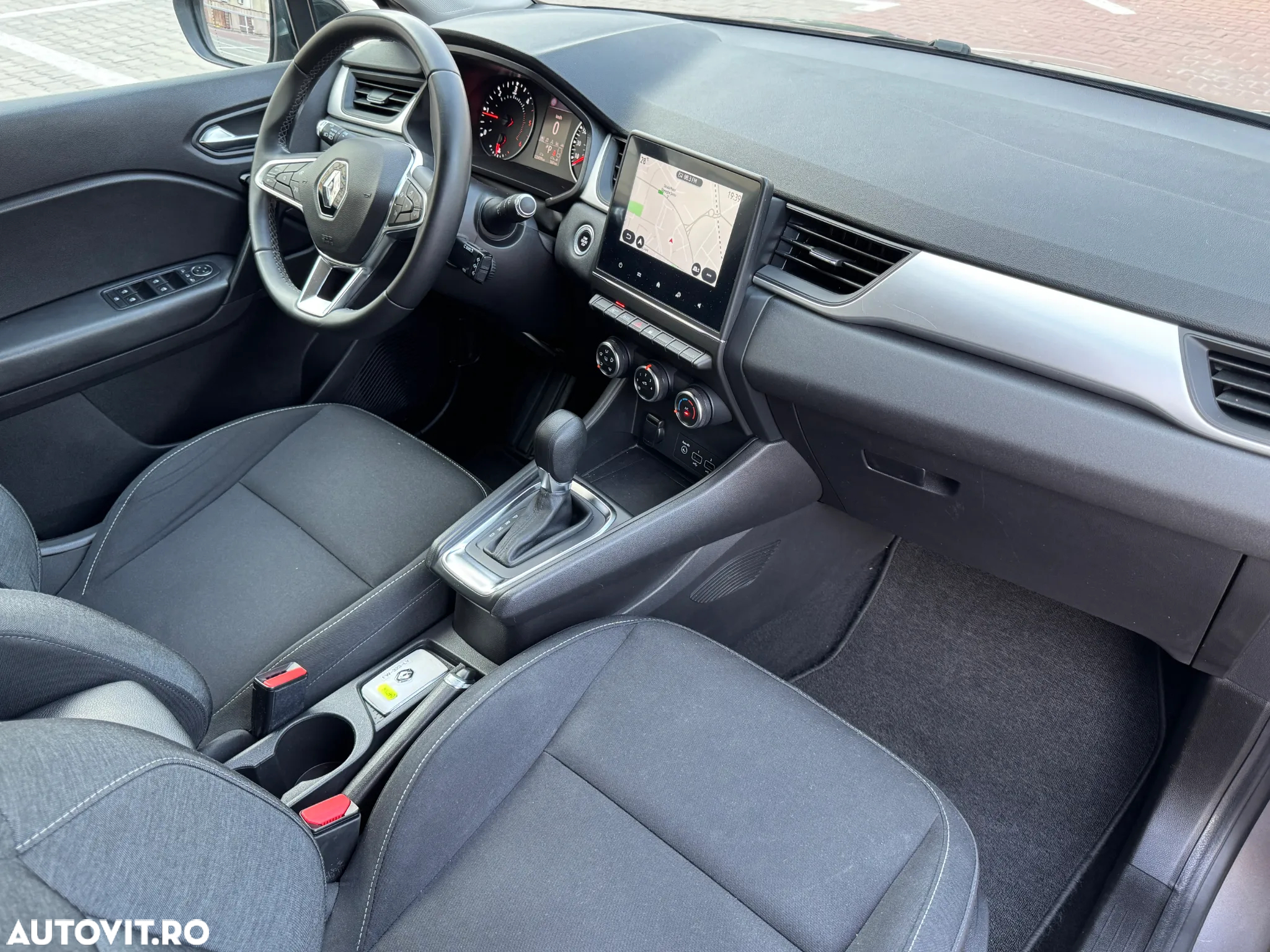 Renault Captur BLUE dCi 115 EDC BUSINESS EDITION - 13