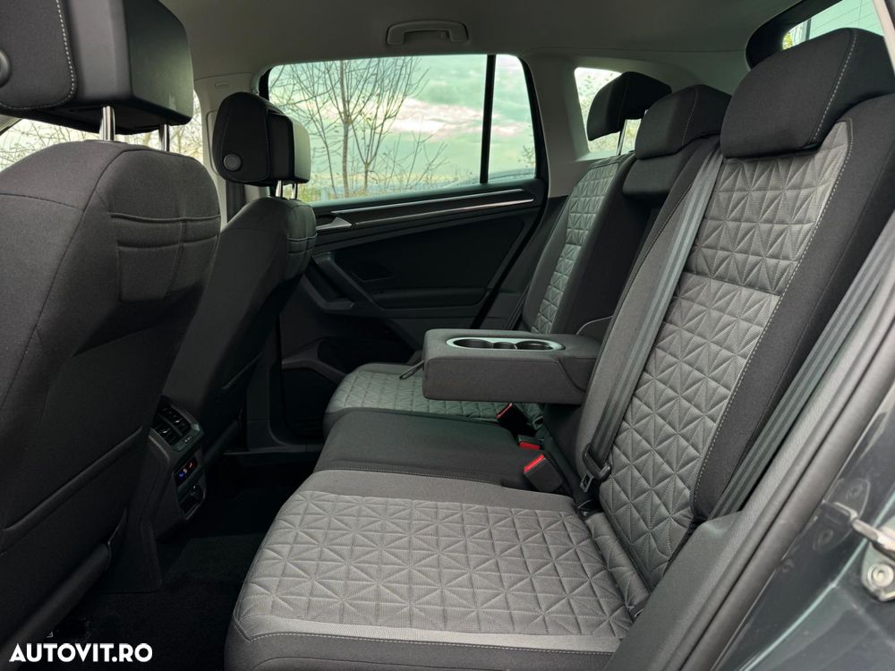 Volkswagen Tiguan - 23
