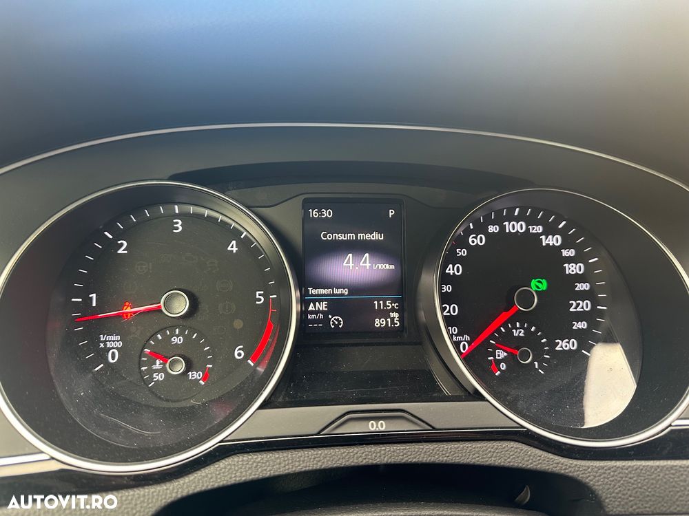 Volkswagen Passat 2.0 TDI (BlueMotion Technology) DSG Highline - 16