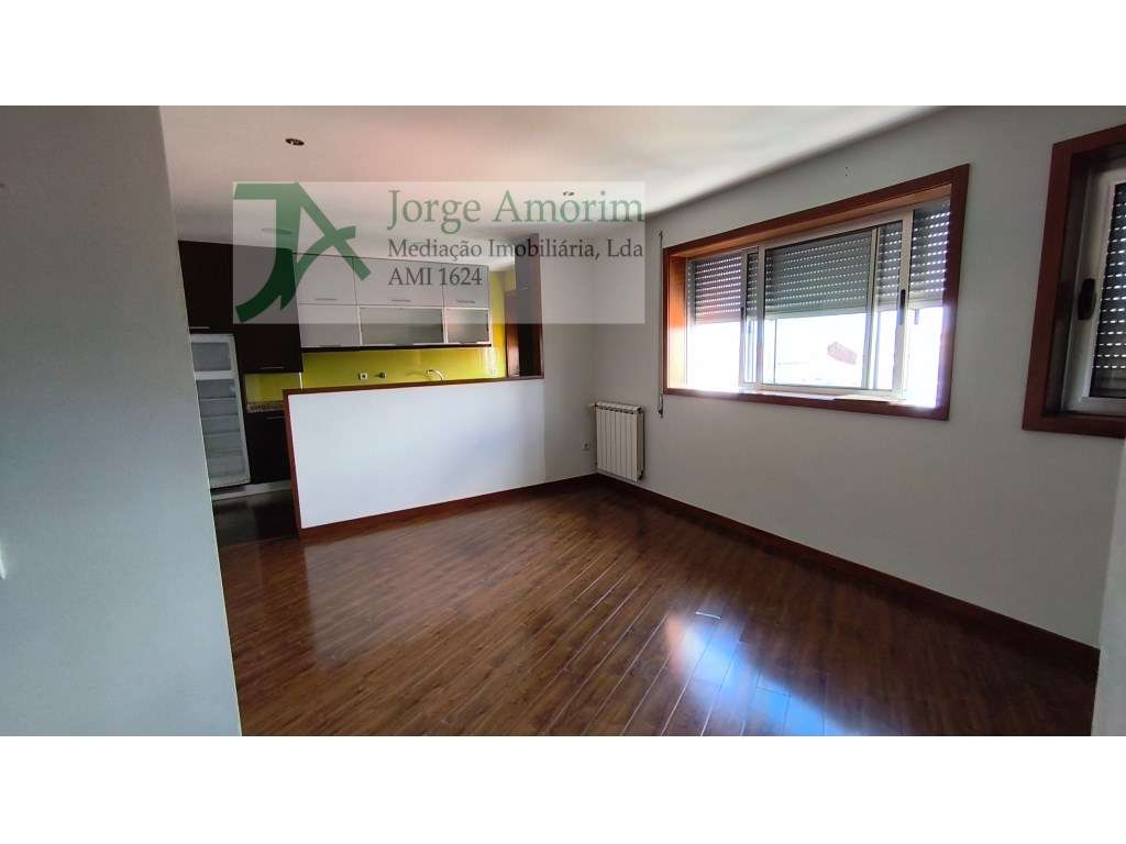 Apartamento T1 no 2º andar. L. garagem. Amial - Porto - Grande imagem: 5/12