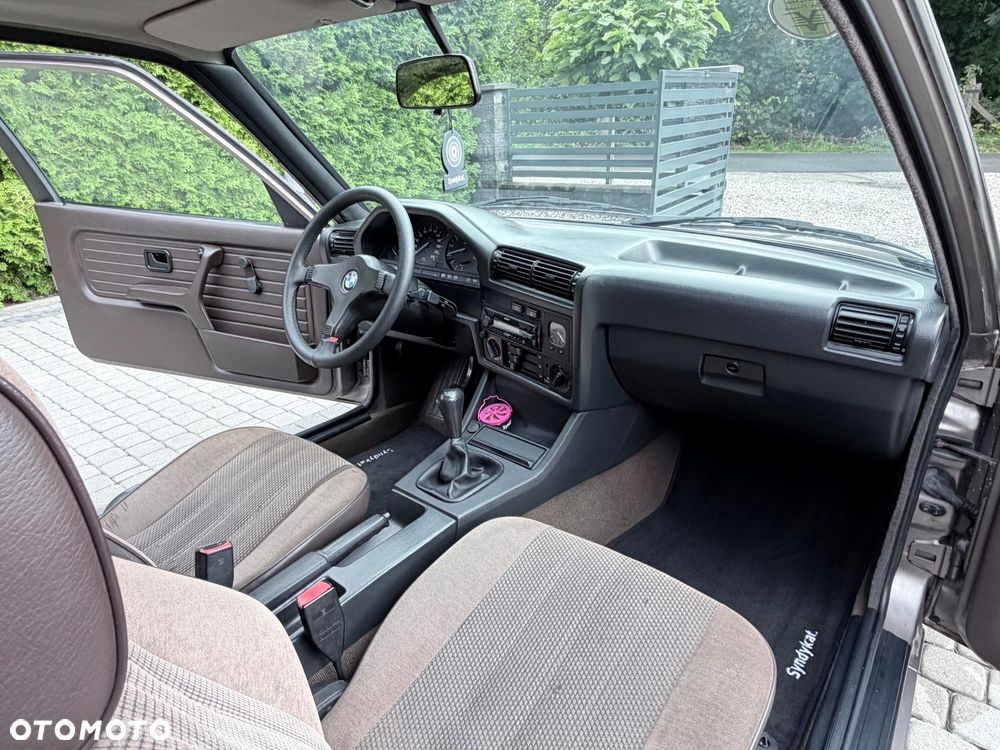 BMW Seria 3 318i - 16