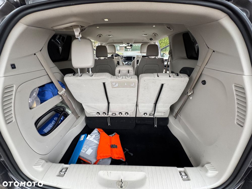 Chrysler Pacifica - 7