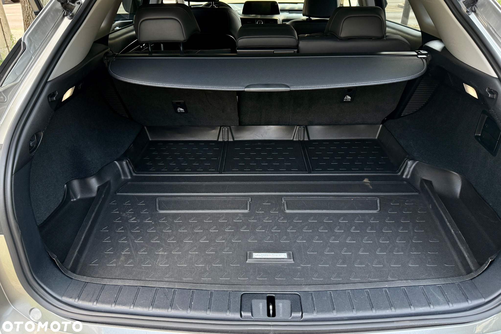 Lexus RX 450h Business Edition - 27